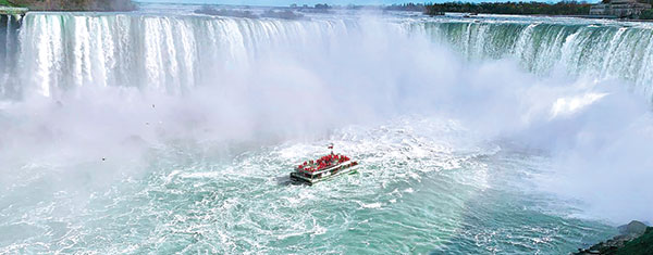 Niagara City Cruises - Attractions - Niagara Falls Valentine's Day